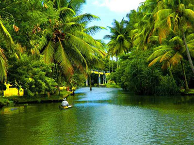 Kerala with Backwaters Cruise and Beach